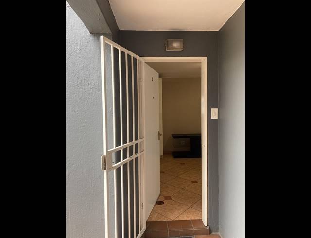 3 BEDROOM APARTMENT FOR SALE IN VERWOERDPARK